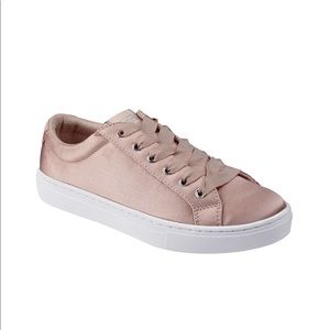 NWT Guess Sneakers Jaida Light Pink Sateen sz 9